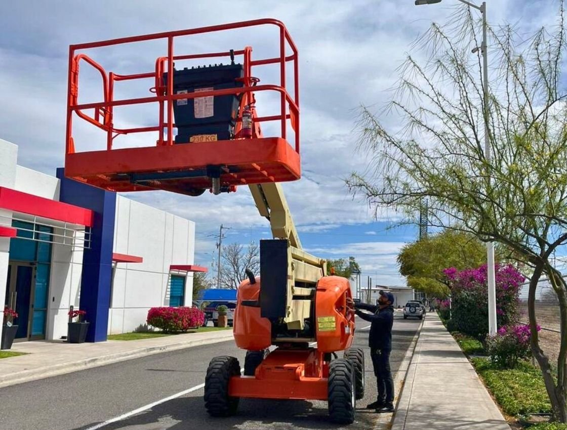 PARQUE INDUSTRIAL AEROTECH gruas